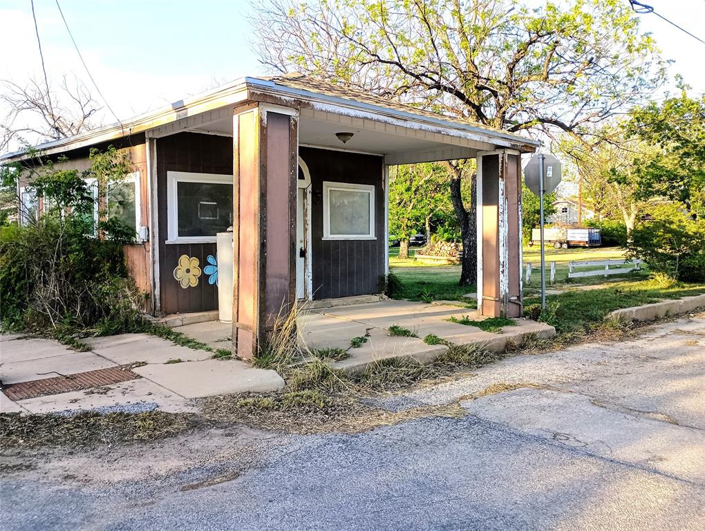 420 Cottonwood Street, Coleman, Texas image 3