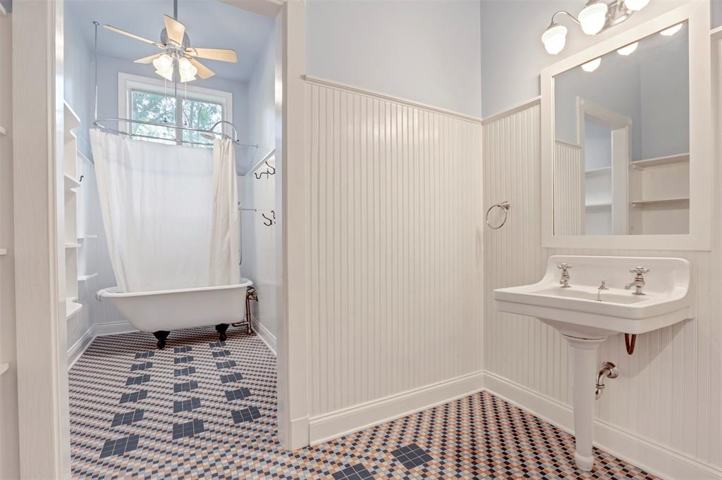 11958 White Oak Path, Conroe, Texas image 18