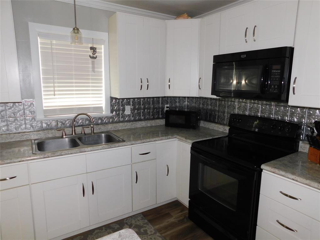 19 E Third Street, Port Lavaca, Texas image 11