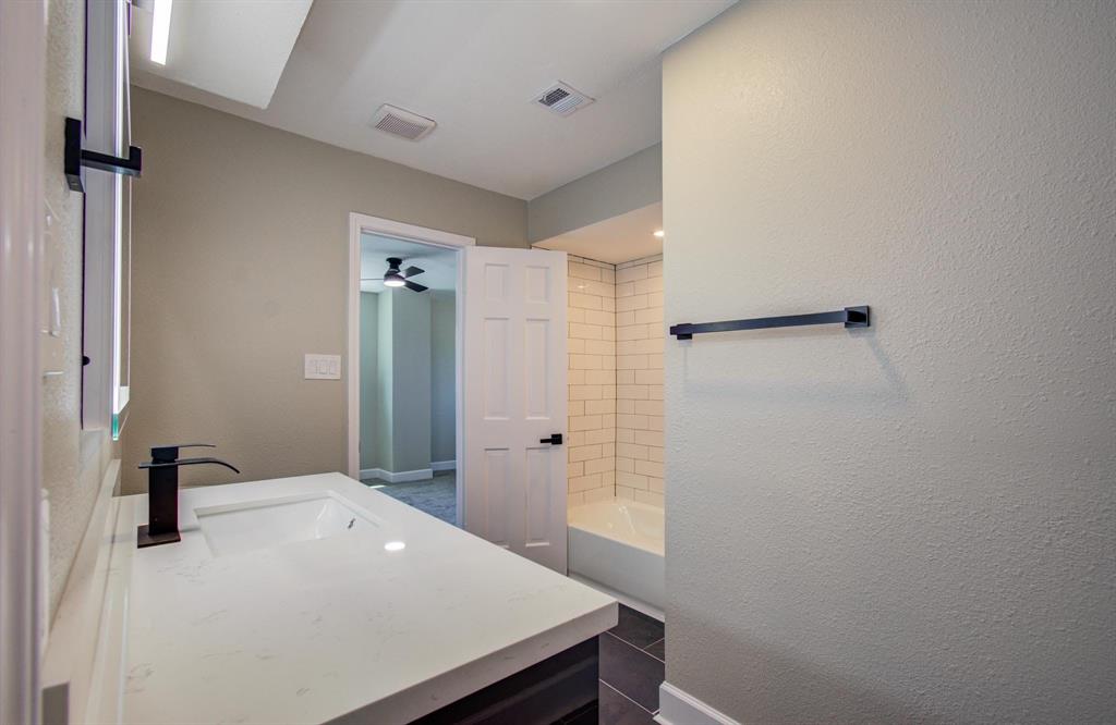 15619 Winding Moss Drive, Houston, Texas image 37