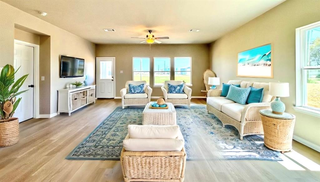607 W Bayshore Drive, Palacios, Texas image 4