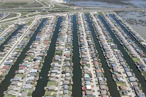 A home in Bayou Vista