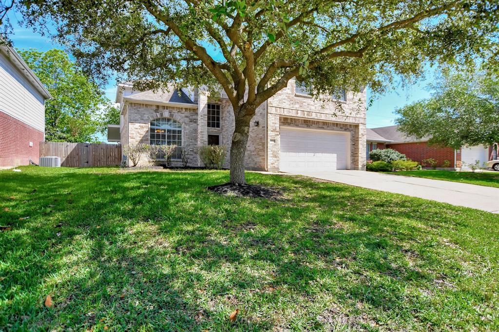 19715 Logan Briar Drive, Tomball, Texas image 1