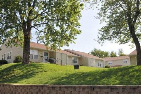 Photo of 200 High St, Liberty, MO 64068 (MLS # 29081288)