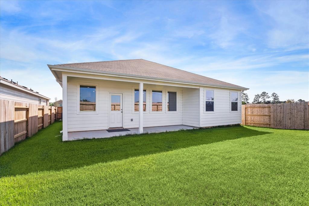 942 Garden Path Drive, Willis, Texas image 19