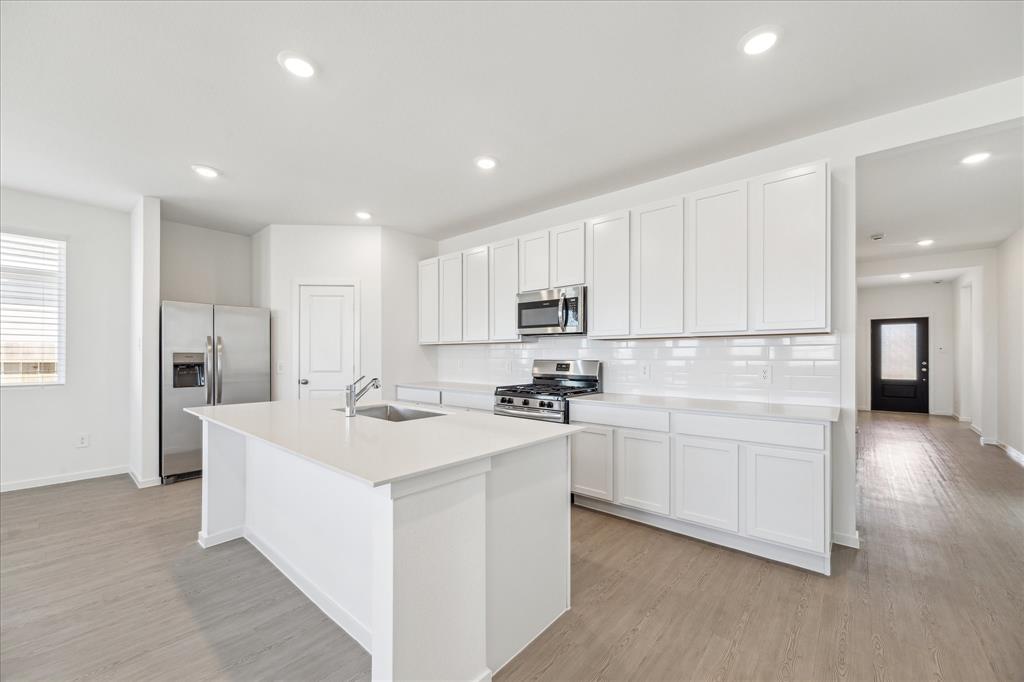 942 Garden Path Drive, Willis, Texas image 3