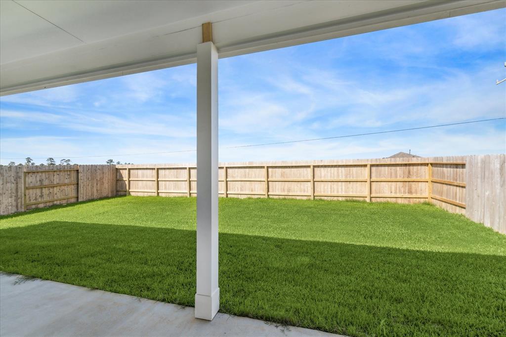 942 Garden Path Drive, Willis, Texas image 18