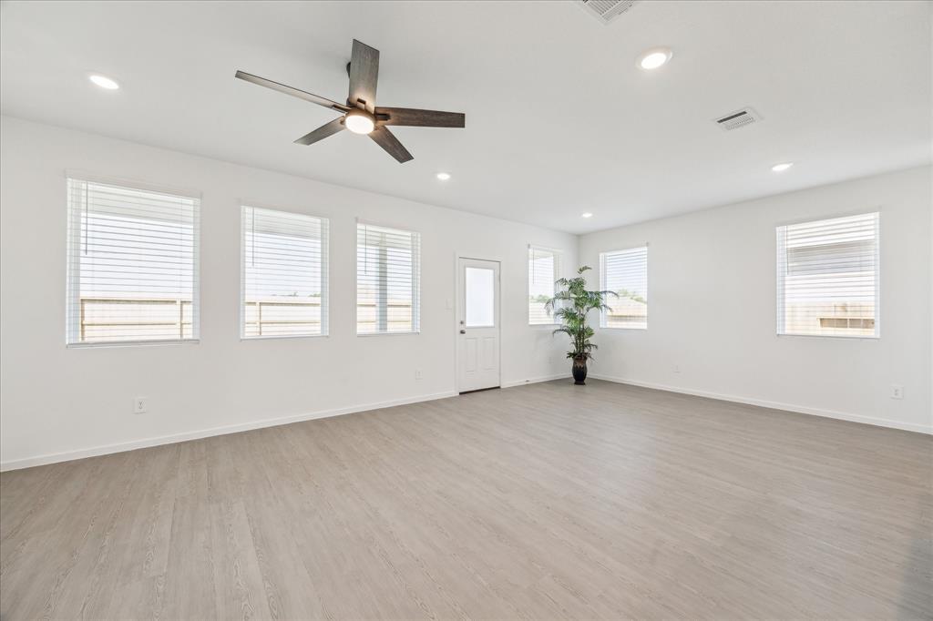 942 Garden Path Drive, Willis, Texas image 7