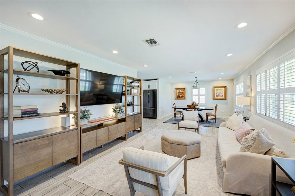 2227 Hialeah Drive, Houston, Texas image 3