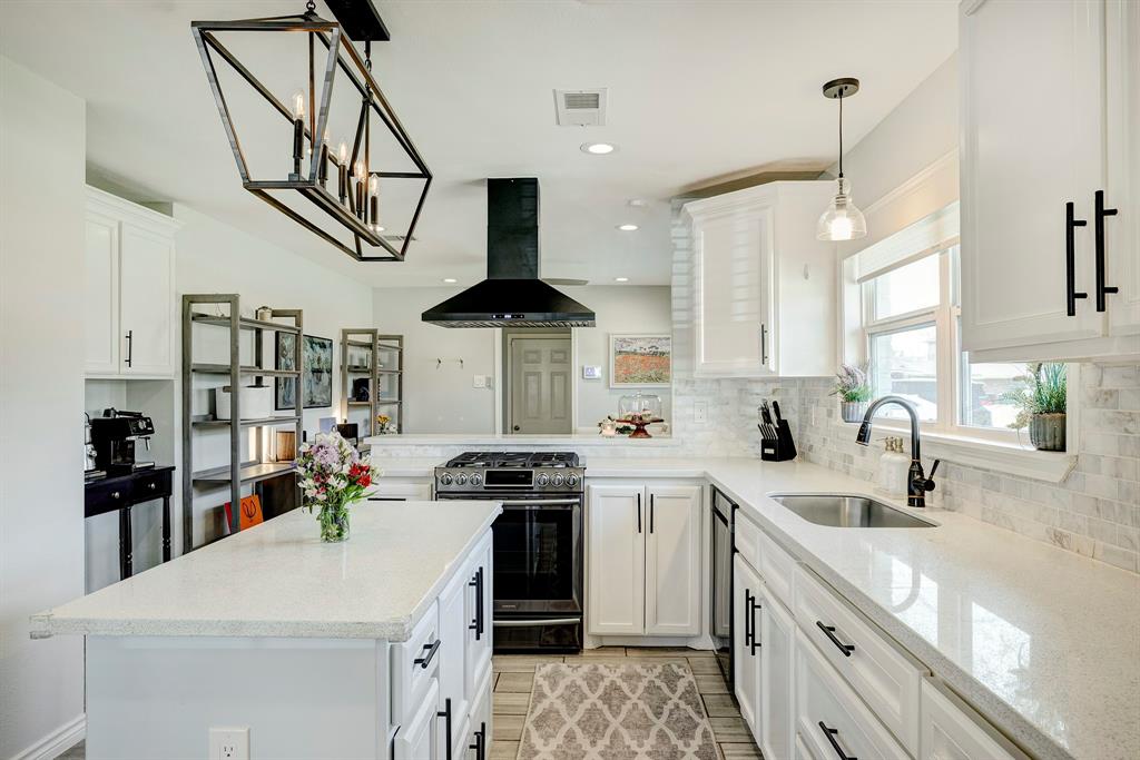 2227 Hialeah Drive, Houston, Texas image 8