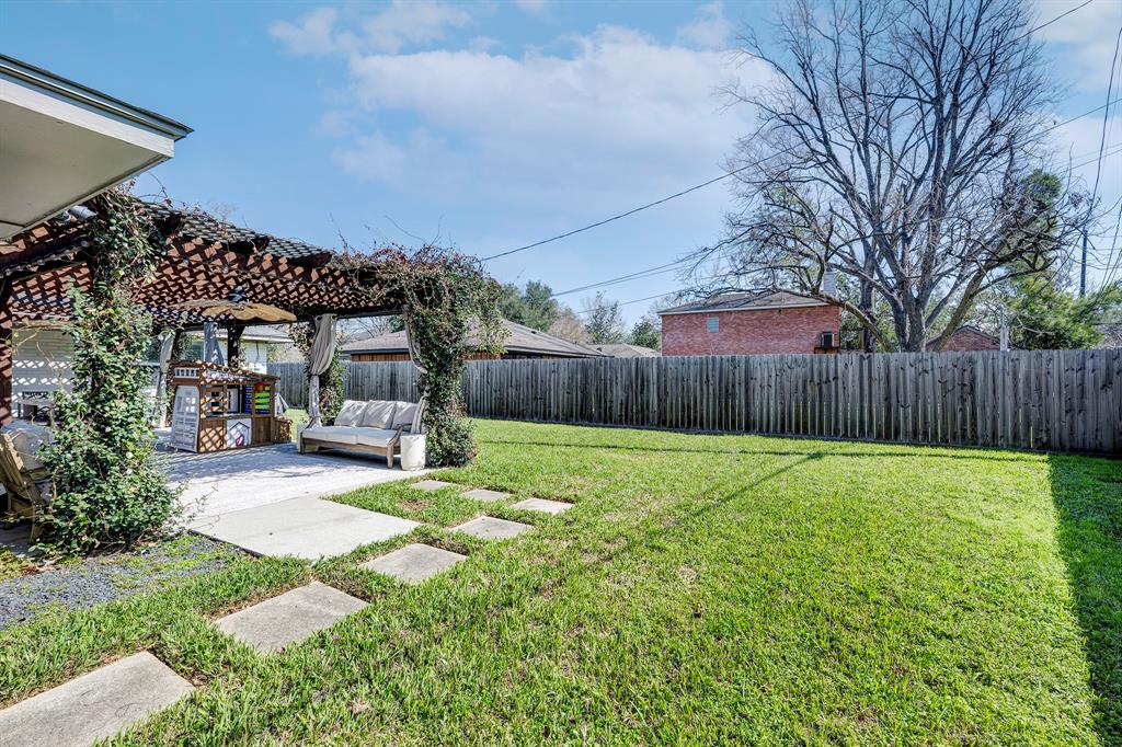 2227 Hialeah Drive, Houston, Texas image 20