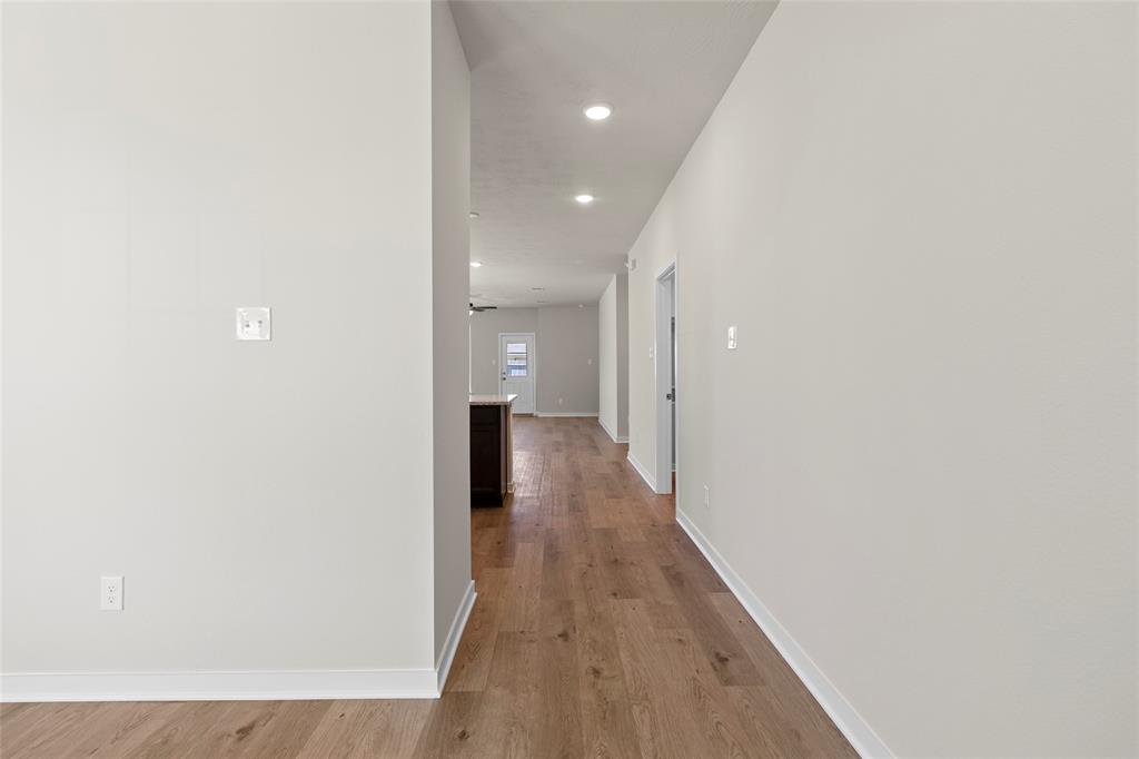 3021 Pampaneria Drive, Conroe, Texas image 3