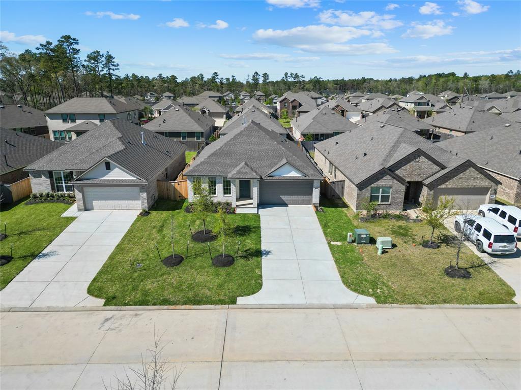 3021 Pampaneria Drive, Conroe, Texas image 2