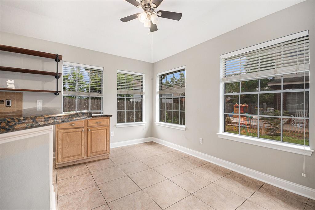 1813 Oak Wood Drive, Pearland, Texas image 7