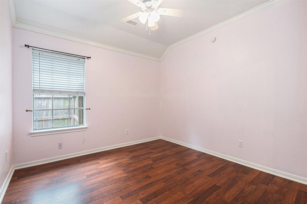 1813 Oak Wood Drive, Pearland, Texas image 15