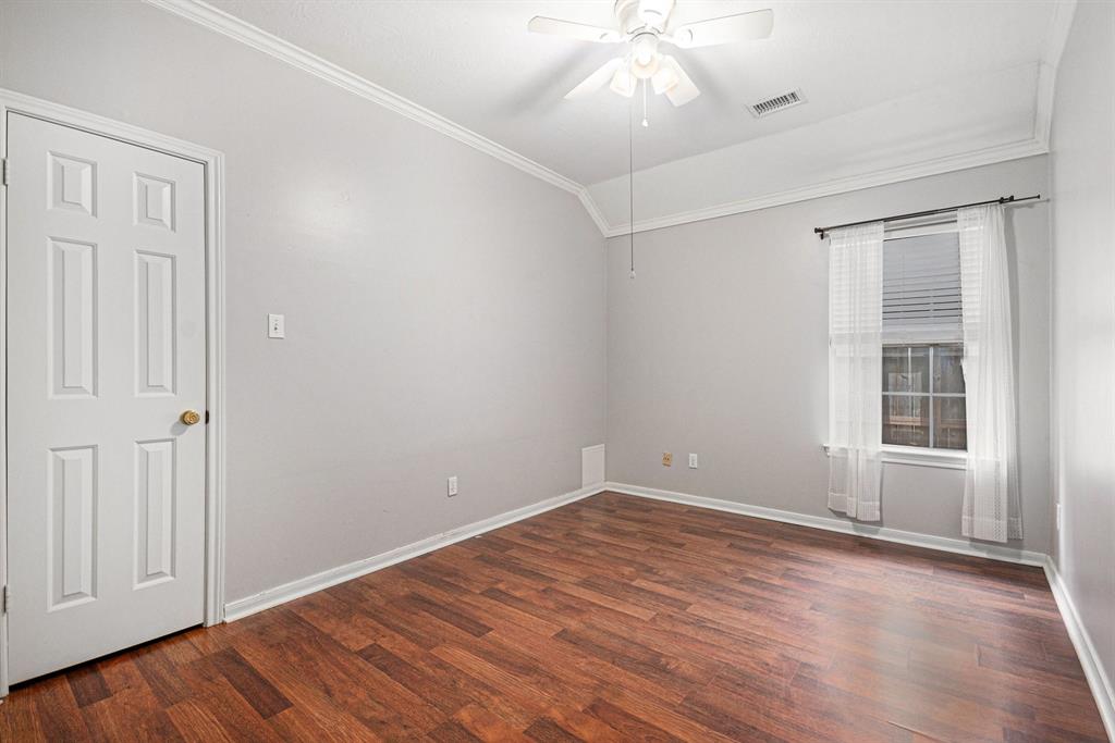 1813 Oak Wood Drive, Pearland, Texas image 14