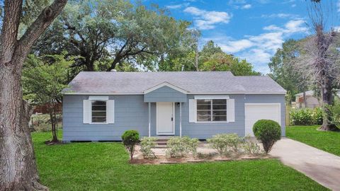 A home in Rosenberg