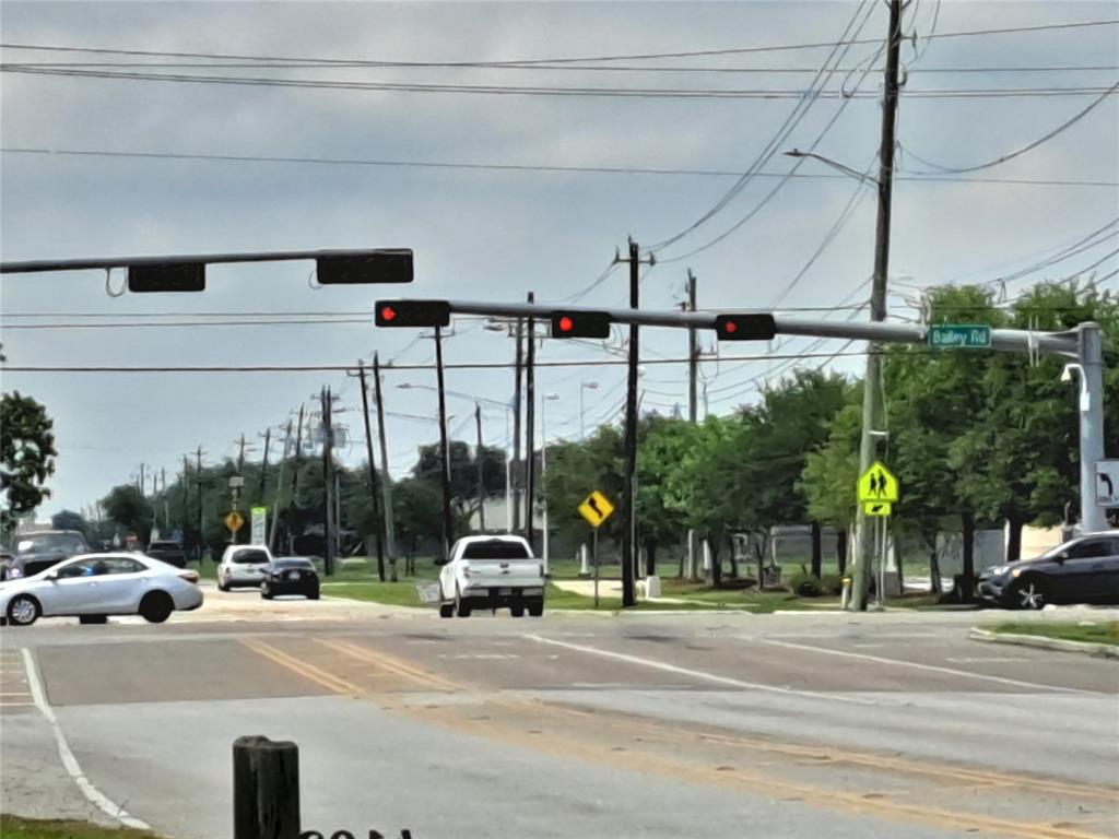 Veterans Drive, Pearland, Texas image 4