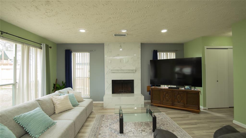 1226 Brook Grove Drive, Katy, Texas image 14