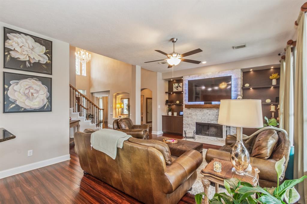 1886 Pampas Trail Dr Drive, Friendswood, Texas image 13