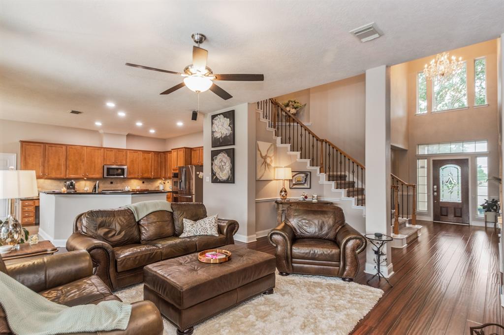 1886 Pampas Trail Dr Drive, Friendswood, Texas image 11