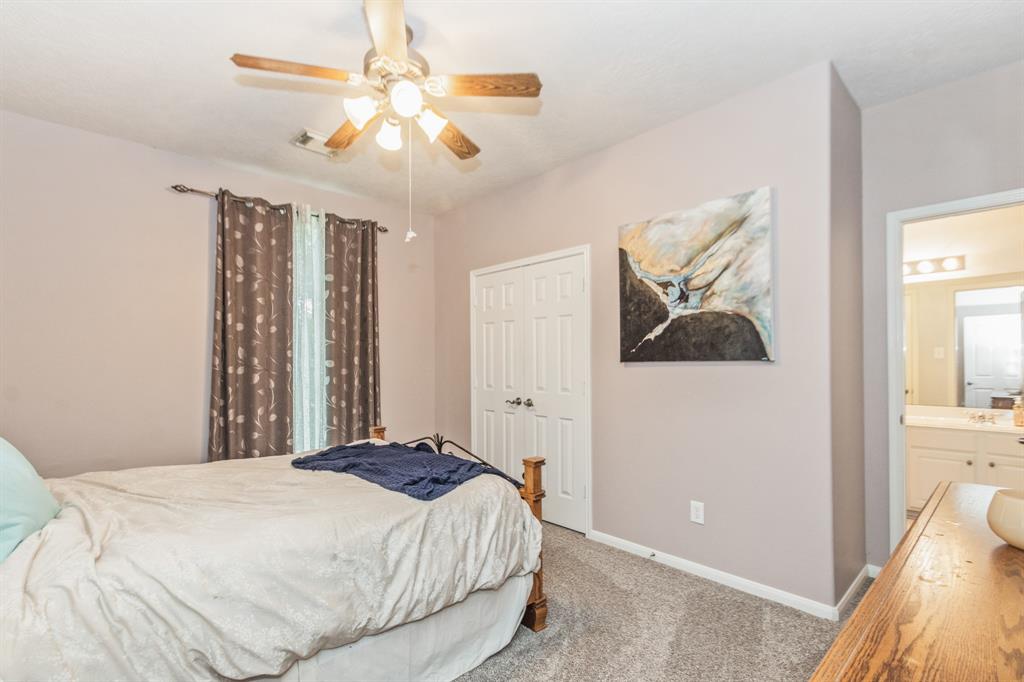 1886 Pampas Trail Dr Drive, Friendswood, Texas image 35