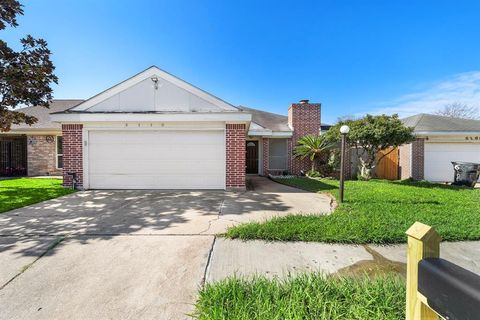 Single Family Residence in Houston TX 6110 Briar Terrace Drive.jpg