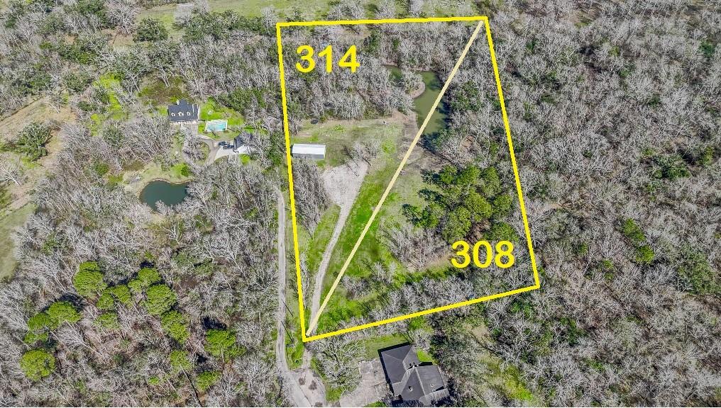 314 County Road 904, Alvin, Texas image 1