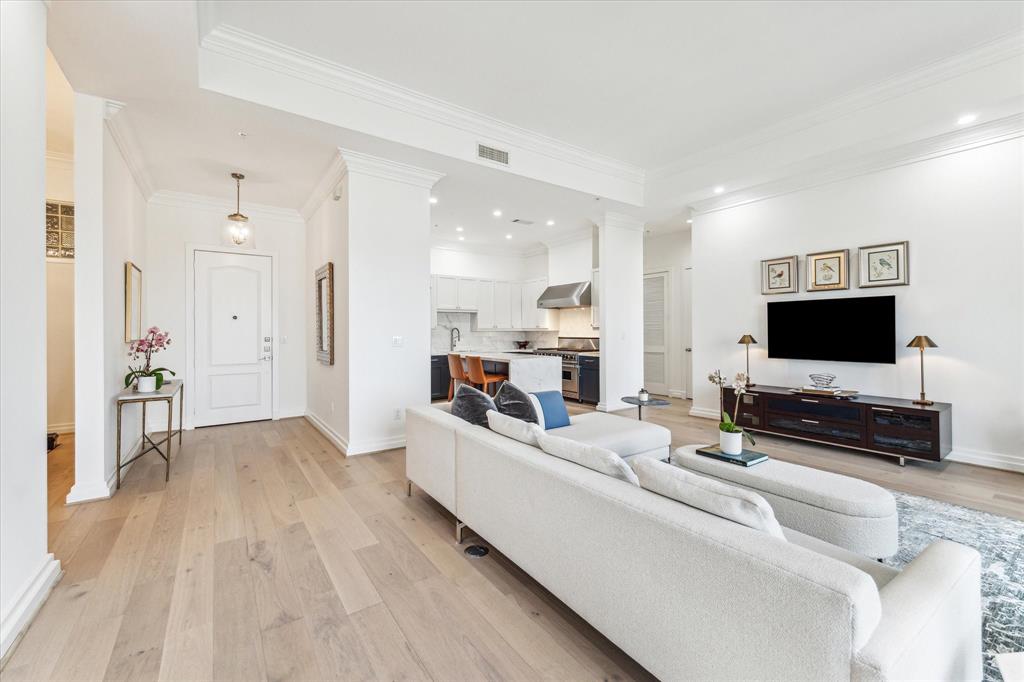3388 Sage Road #2001, Houston, Texas image 12