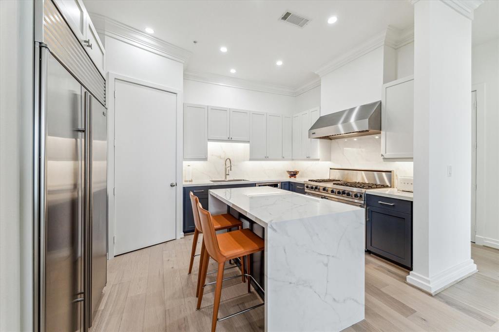 3388 Sage Road #2001, Houston, Texas image 15