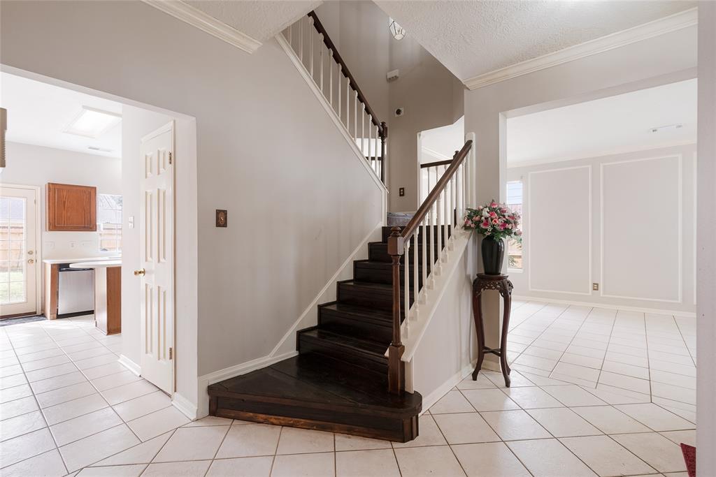814 Hyacinth Place