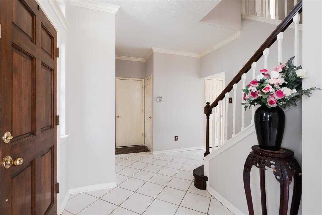 814 Hyacinth Place