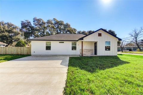 A home in Navasota