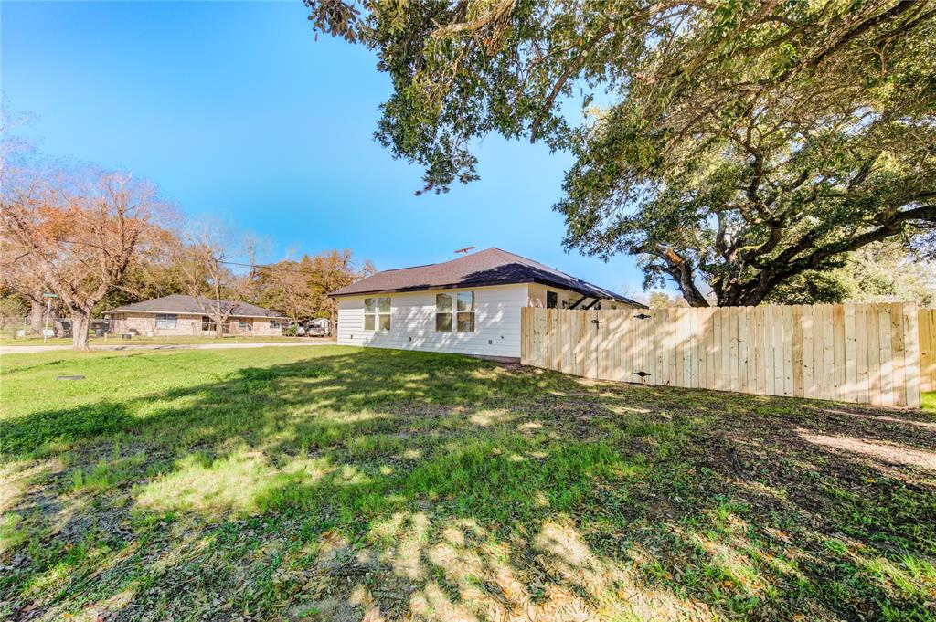 1404 Oakwood Street, Navasota, Texas image 3