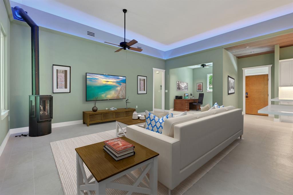 777 S Cape Royale Drive, Coldspring, Texas image 11