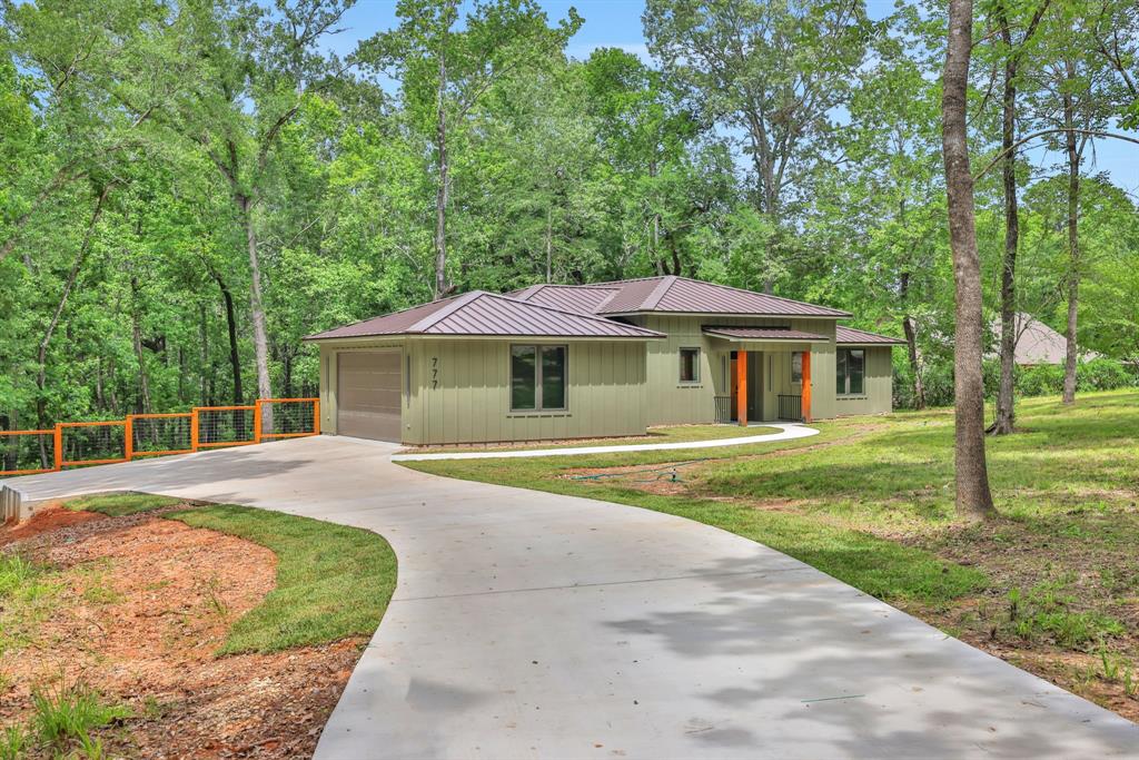 777 S Cape Royale Drive, Coldspring, Texas image 4