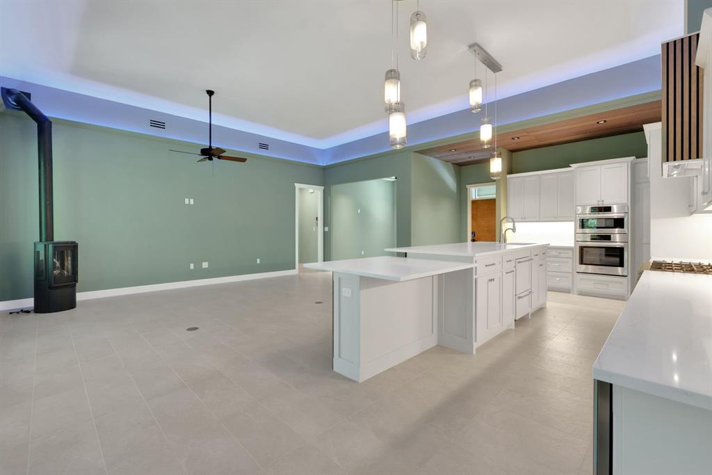 777 S Cape Royale Drive, Coldspring, Texas image 13