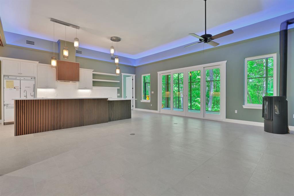 777 S Cape Royale Drive, Coldspring, Texas image 9
