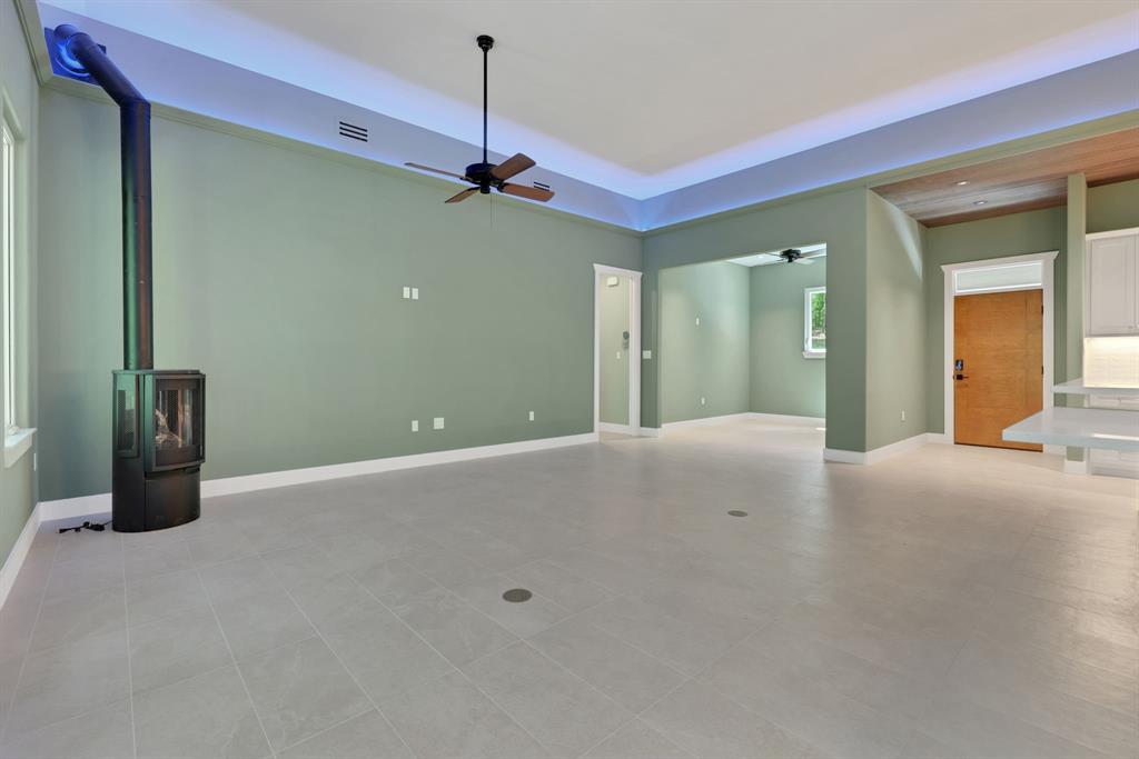 777 S Cape Royale Drive, Coldspring, Texas image 10