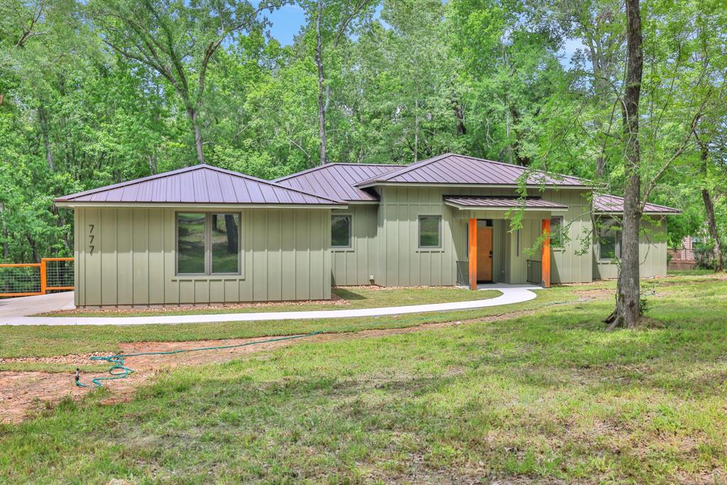 777 S Cape Royale Drive, Coldspring, Texas image 3