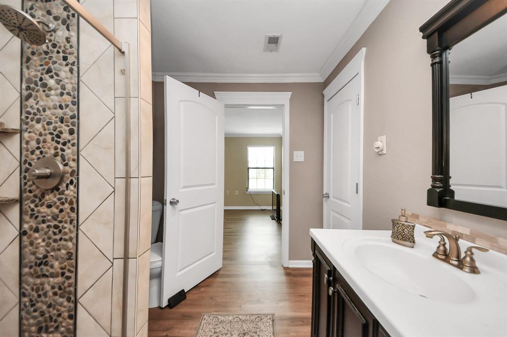 9731 Hadden Road, Baytown, Texas image 38