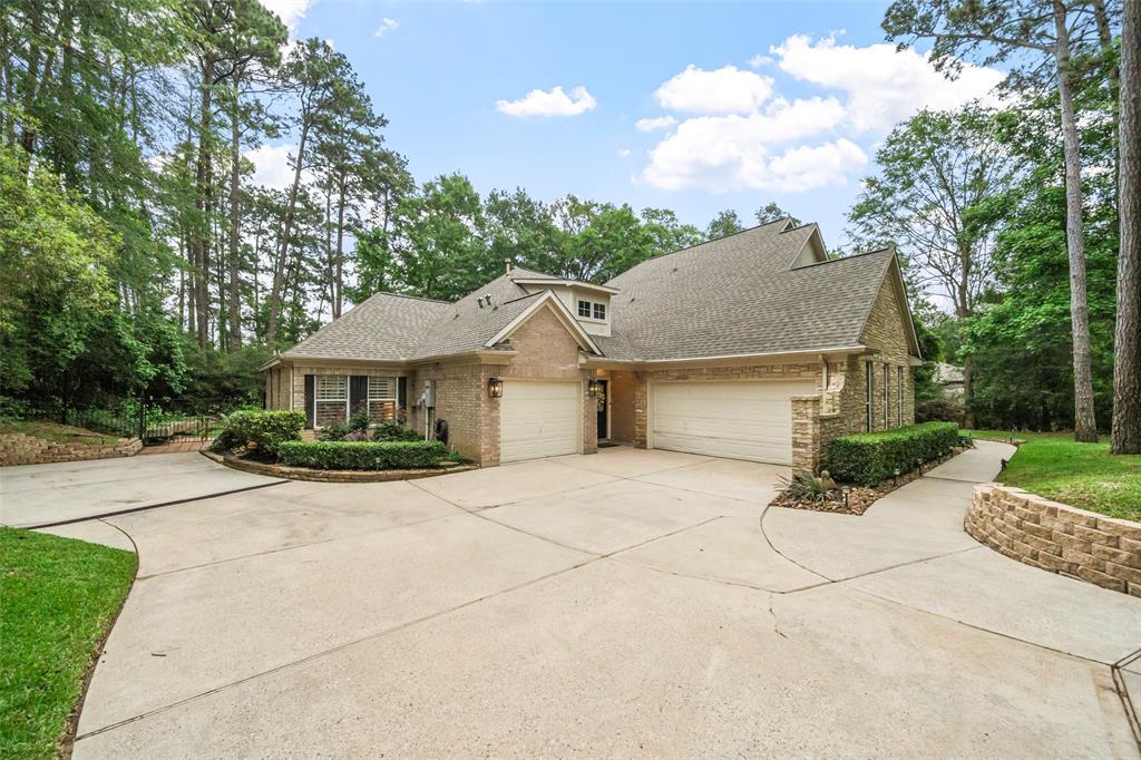 1924 Boulder Ridge Drive, Conroe, Texas image 2