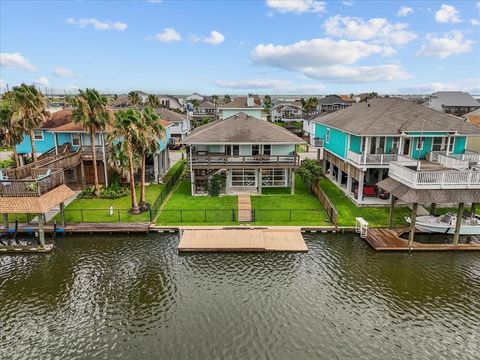 A home in Bayou Vista