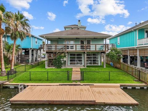 A home in Bayou Vista