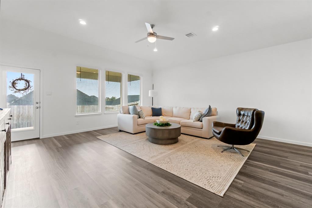 519 Newcomb Hollow Drive, Conroe, Texas image 13