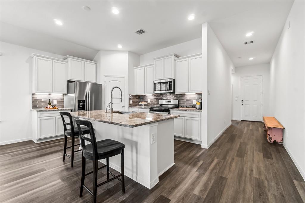 519 Newcomb Hollow Drive, Conroe, Texas image 6