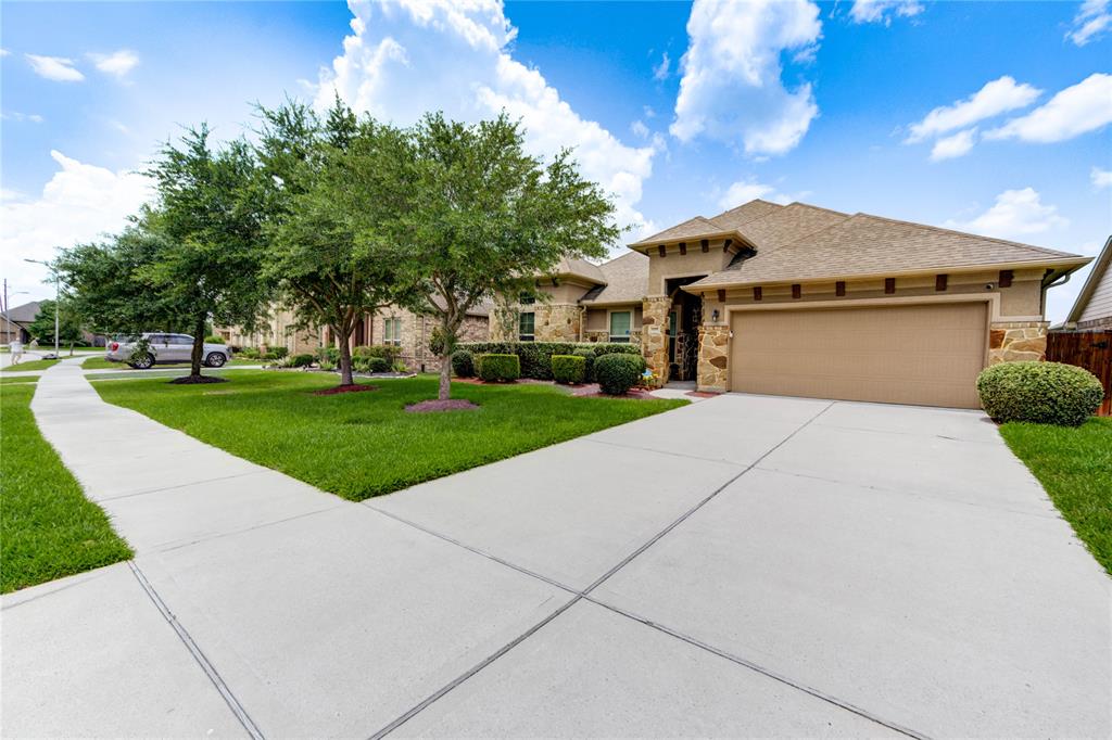 6119 Cresting Knolls Circle