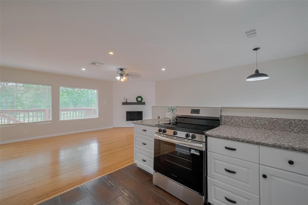 34 Lyrebird Drive, The Woodlands, Texas image 15