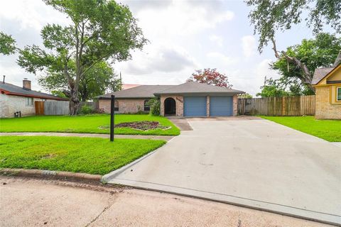 Photo of 11115 Silkwood Drive, Houston, TX 77031 (MLS # 82208319)
