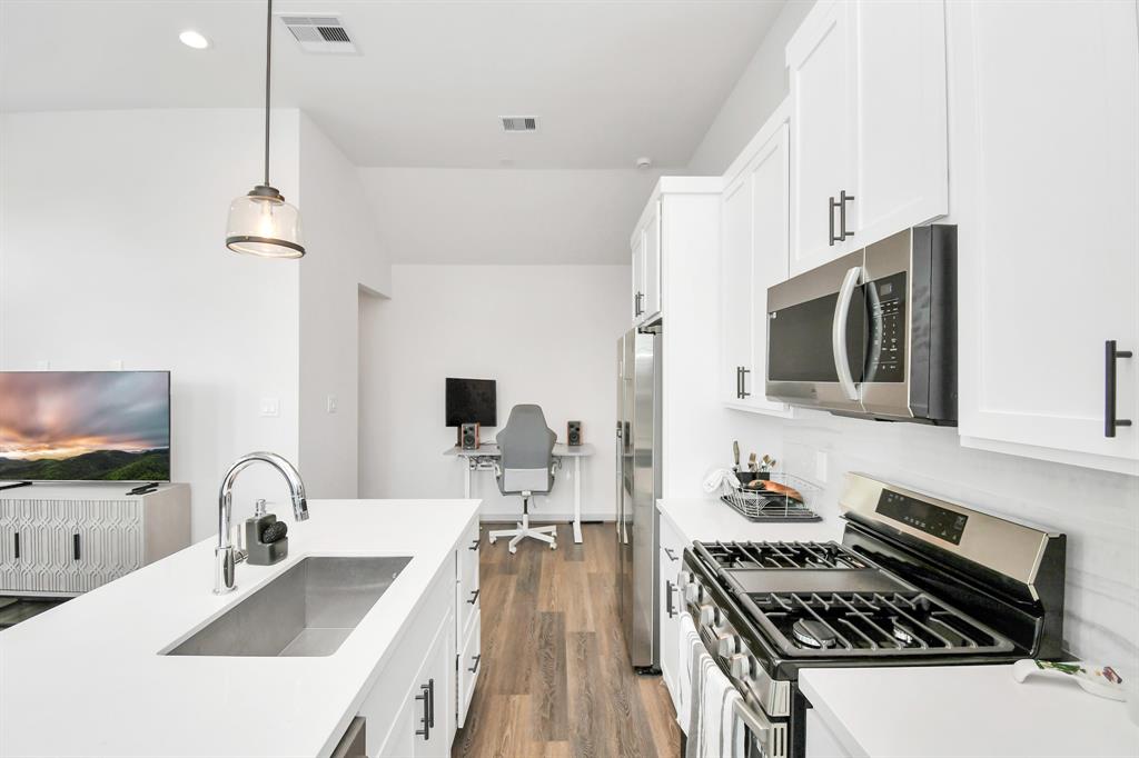 829 N Emile Street, Houston, Texas image 24